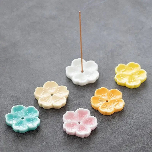 Eleganter Keramik-Sakura-Räucherstäbchenhalter für Aroma Diffuser & Heimdekoration
