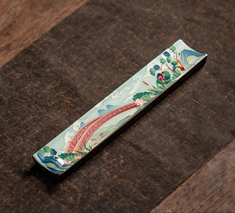 エレガントな陶器製香炉（お香立て皿）