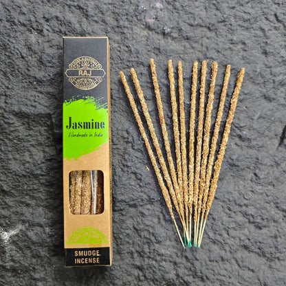 Handgerollte natürliche indische Räucherstäbchen zur Entspannung